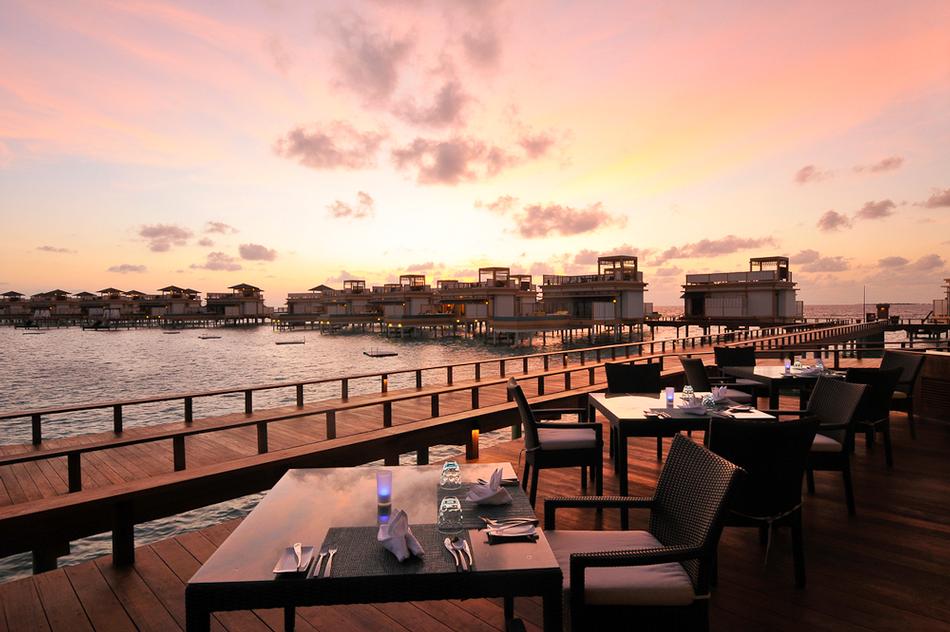 Azzurro Restaurant Al Fresco Dining