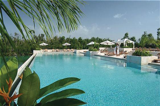 Outdoor swimming pool