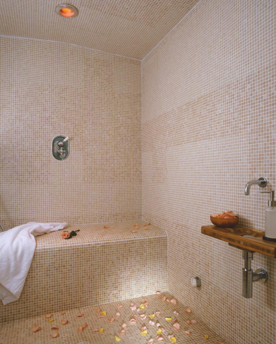 Luxury hotel bathroom