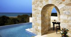 Private infinity pool
